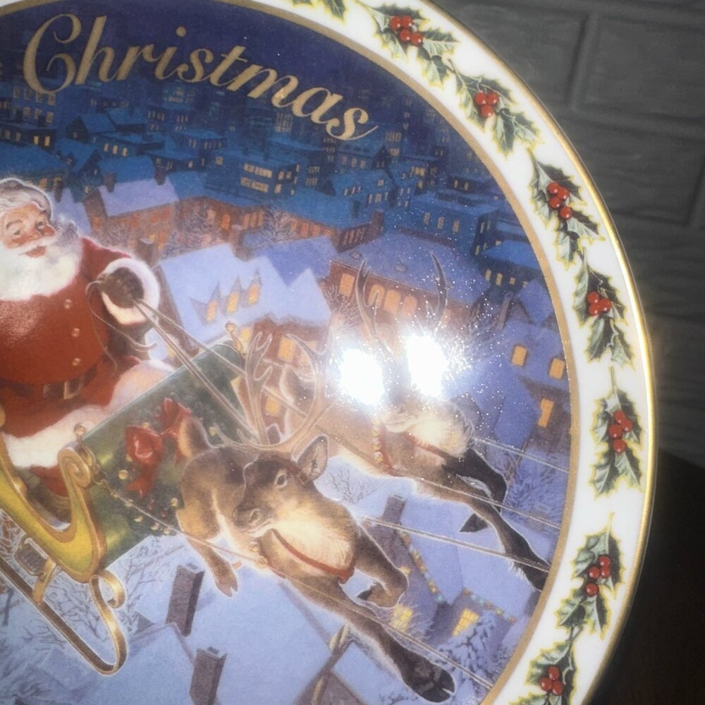 2003 Avon Christmas Plate Coming to Town Tom Newsom 22k Gold Trim Santa Reindeer - Picture 3 of 7